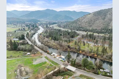 2400 Rogue River Highway, Gold Hill, OR 97525 - Photo 36
