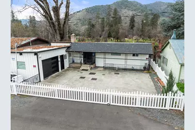 2400 Rogue River Highway, Gold Hill, OR 97525 - Photo 32