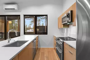 653 W Sisters Park Dr, Sisters, OR 97759 - Photo 6