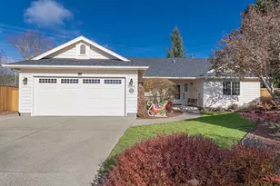 2206 Egret Ct, Grants Pass, OR 97526 - Photo 2
