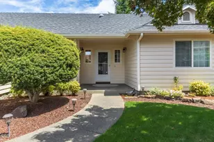 2206 Egret Ct, Grants Pass, OR 97526 - Photo 2