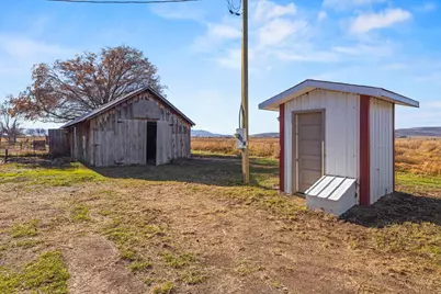 8306 Homedale Road, Klamath Falls, OR 97603 - Photo 6