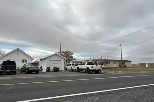 8306 Homedale Rd, Klamath Falls, OR 97603 - Photo 2