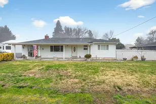 709 Lawnsdale Rd, Medford, OR 97504 - Photo 4