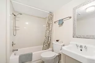 36 Dewey St, Ashland, OR 97520 - Photo 2