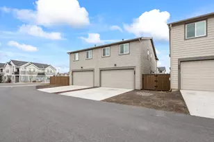 2561 NE Purcell Blvd, Bend, OR 97701 - Photo 32