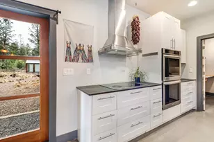 19354 Kiowa Rd, Bend, OR 97702 - Photo 16