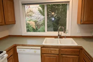 167 Peach St, Klamath Falls, OR 97601 - Photo 14