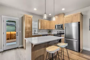 63266 NW Ski Ln, Bend, OR 97703 - Photo 6