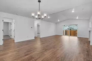 1062 NW Walnut Ave, Redmond, OR 97756 - Photo 10