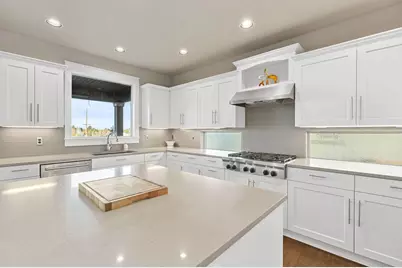 20670 Comet Court, Bend, OR 97701 - Photo 12