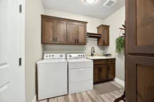 3691 Camina Dr, Medford, OR 97504 - Photo 40