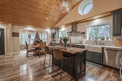 1027 Chevney Way, Shady Cove, OR 97539 - Photo 10