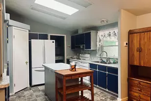 633 E Archwood Dr, Eagle Point, OR 97524 - Photo 12