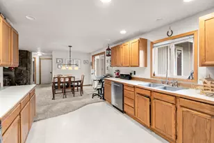 533 NW 7th St, Redmond, OR 97756 - Photo 16