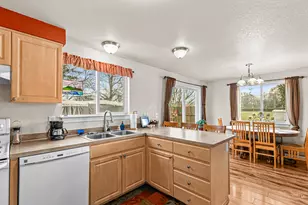 1250 Diamond St, Medford, OR 97501 - Photo 2