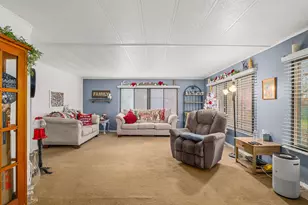 1113 Lee Roze Ln, Grants Pass, OR 97527 - Photo 4