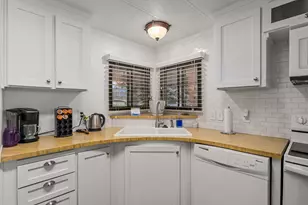 1113 Lee Roze Ln, Grants Pass, OR 97527 - Photo 10