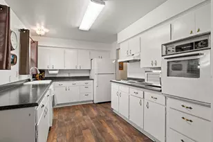 2009 Grandview Ave, Medford, OR 97504 - Photo 8
