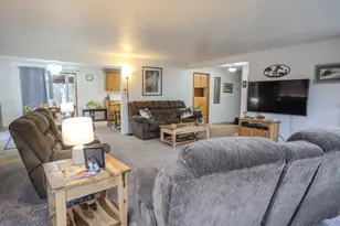 125 Meadow View Dr, Phoenix, OR 97535 - Photo 8