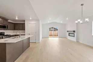 443 NW Monte Vis Ave, Madras, OR 97741 - Photo 8