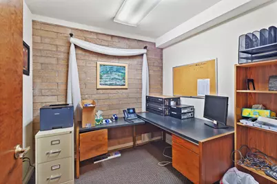 233 NE B Street, Grants Pass, OR 97526 - Photo 14