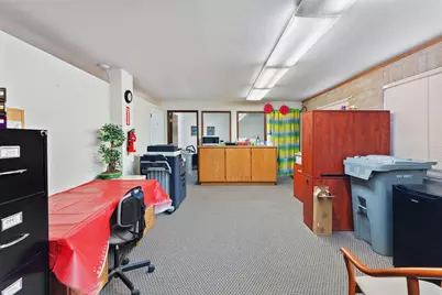233 NE B Street, Grants Pass, OR 97526 - Photo 18