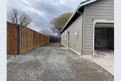 449 Spring Valley Drive, Medford, OR 97501 - Photo 2