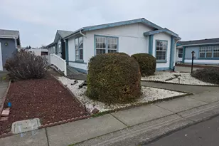 555 Freeman Rd, Central Point, OR 97502 - Photo 2