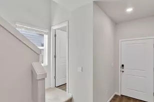20596 Button Brush Ave, Bend, OR 97702 - Photo 2