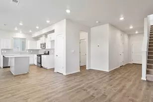 61187 Splendor Ln, Bend, OR 97702 - Photo 4