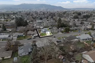 640 Malabar St, Central Point, OR 97502 - Photo 30