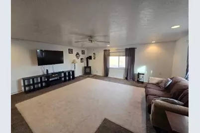 2310 W Antler Avenue, Redmond, OR 97756 - Photo 4