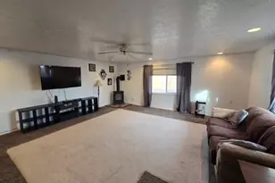 2310 W Antler Ave, Redmond, OR 97756 - Photo 4