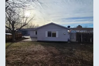 2310 W Antler Avenue, Redmond, OR 97756 - Photo 2