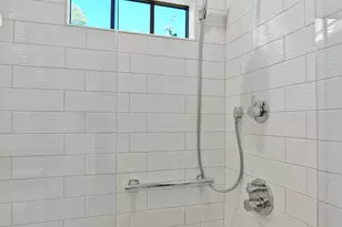 827 NW Delaware Ave, Bend, OR 97703 - Photo 36