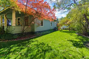 827 NW Delaware Ave, Bend, OR 97703 - Photo 46