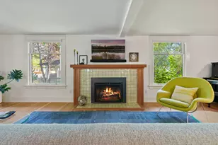 827 NW Delaware Ave, Bend, OR 97703 - Photo 8