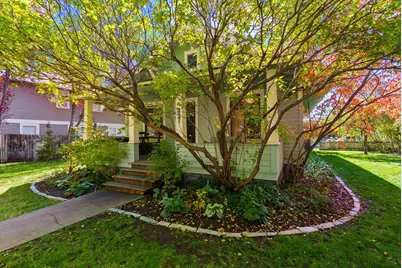 827 NW Delaware Avenue, Bend, OR 97703 - Photo 48