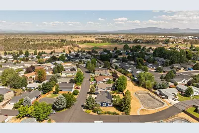 604 NE Shoshone Drive, Redmond, OR 97756 - Photo 38