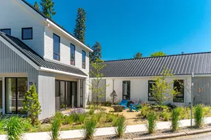 15 NW St Helens Pl, Bend, OR 97703 - Photo 2