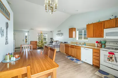 484 NE Spruce Court, Redmond, OR 97756 - Photo 8