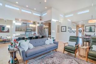 2233 NW Deschutes Pl, Bend, OR 97703 - Photo 16