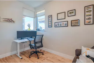 2233 NW Deschutes Place, Bend, OR 97703 - Photo 10