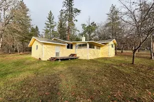 326 Debra Ln, Grants Pass, OR 97527 - Photo 16