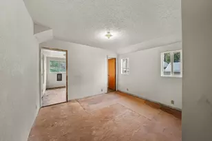 1260 Plummer Ave, Grants Pass, OR 97527 - Photo 30