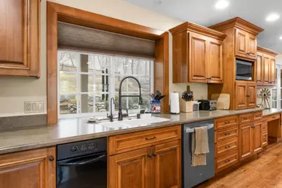 6015 Dark Hollow Road, Medford, OR 97501 - Photo 14