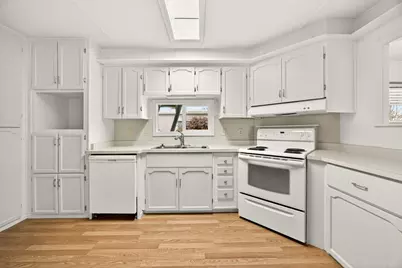 2252 Table Rock Road #SPC 151, Medford, OR 97501 - Photo 1