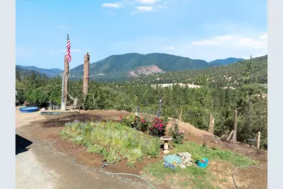 1050 Wards Creek Road, Rogue River, OR 97537 - Photo 8