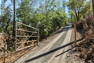 1050 Wards Creek Rd, Rogue River, OR 97537 - Photo 14